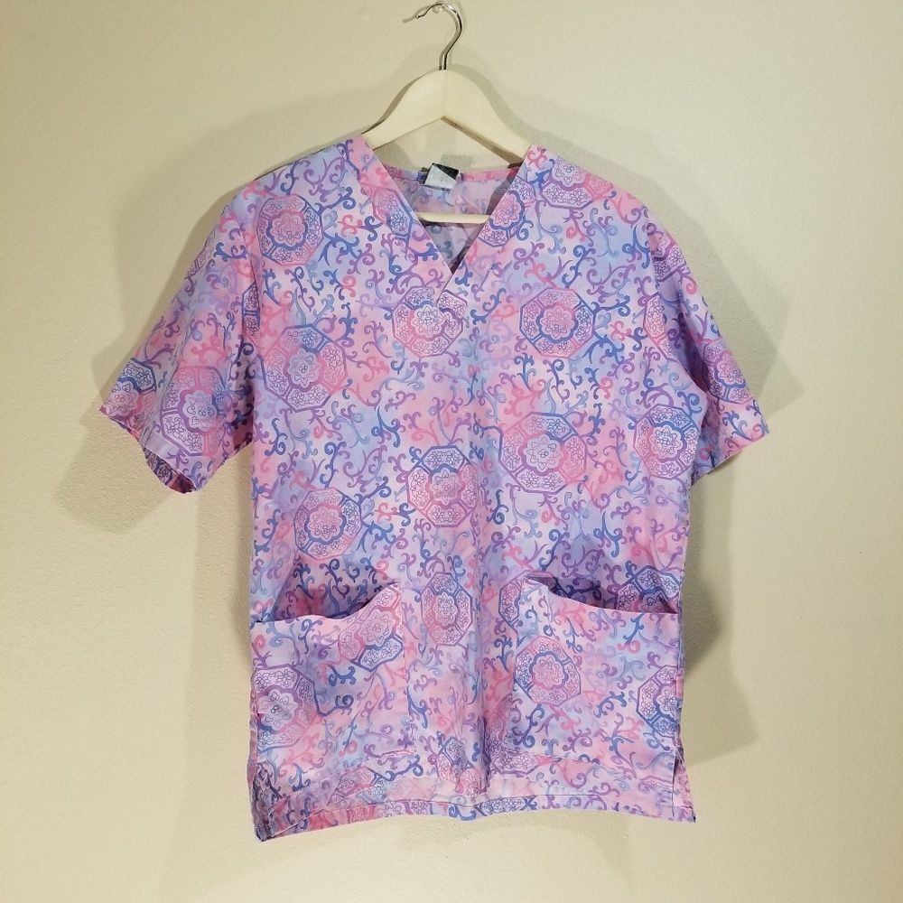 Barco printed scrub top